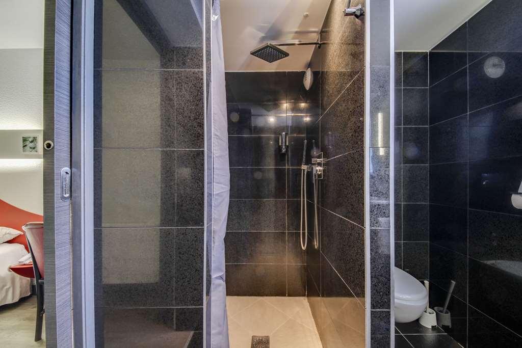 Brit Hotel Porte D'Espagne Perpignan Room photo